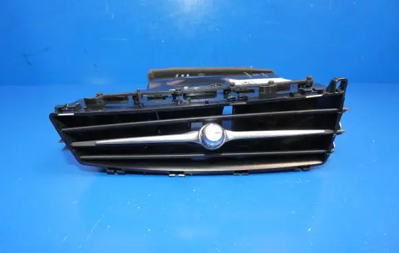 Volvo V60 Dash center air vent grill 3147727 AD7GP 31477275