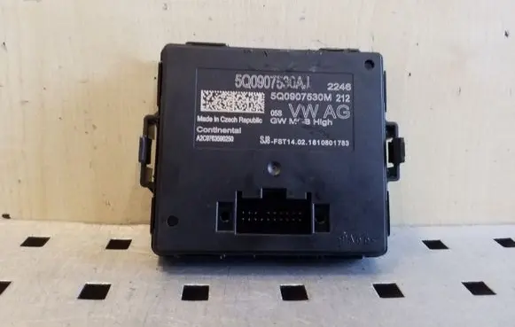 Volkswagen PASSAT B8 Gateway control module 5Q0907530AJ