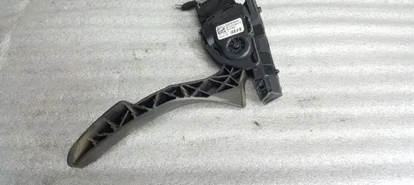 Ford Mondeo MK IV Accelerator throttle pedal 6G929F836SD
