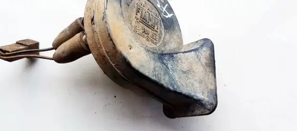 Volkswagen Golf III Horn signal E335717 A73345