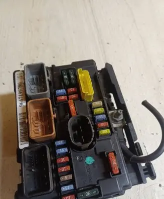 Citroen C3 Picasso BSM Control unit 9667199780