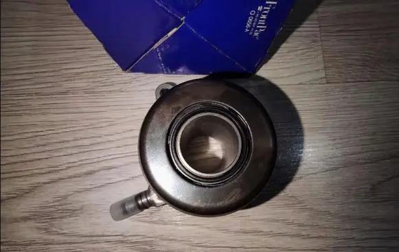 Clutch slave cylinder