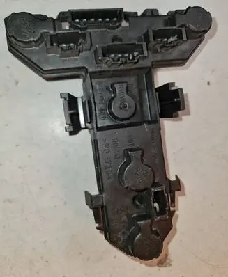 Volkswagen Golf IV Tail light bulb cover holder 1J6945257