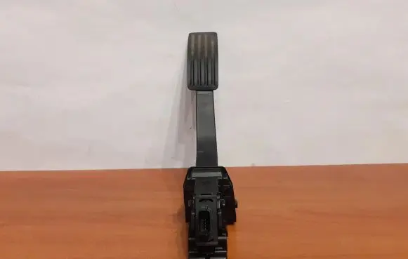 Volvo XC40 Accelerator throttle pedal 8888768646 32212363