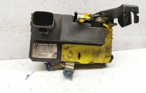 Volvo S60 Front door lock 8650547