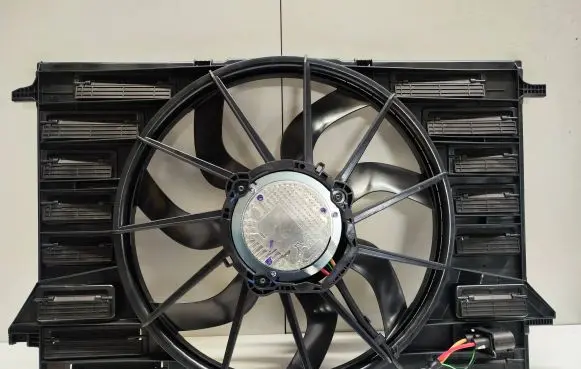 Audi A4 S4 B9 Electric radiator cooling fan 8w0121003b