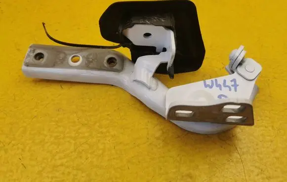 Mercedes-Benz V Class W447 Engine bonnet/hood hinges A4477500151