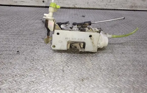Audi A8 S8 D2 4D Front door lock 8D1837016F