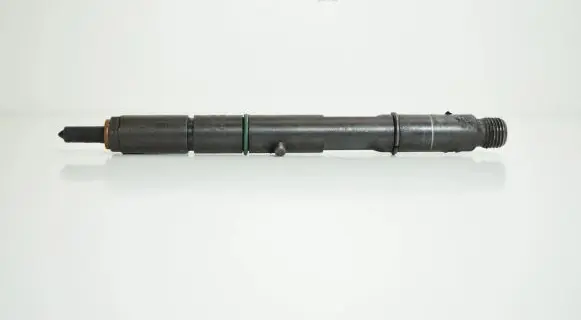 Audi A4 S4 B5 8D Fuel injector 059130201E