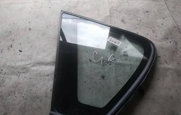 Toyota Corolla Verso E121 Rear side window as2
