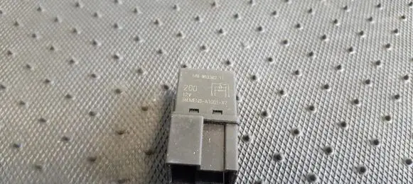 Volvo S40, V40 Other relay MB953382 A1001-X7