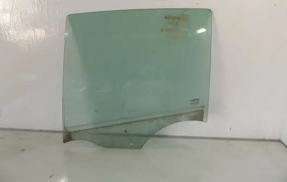 Renault Clio III Rear door window glass