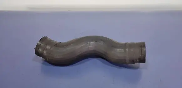 Opel Zafira B Air intake hose/pipe 55557037