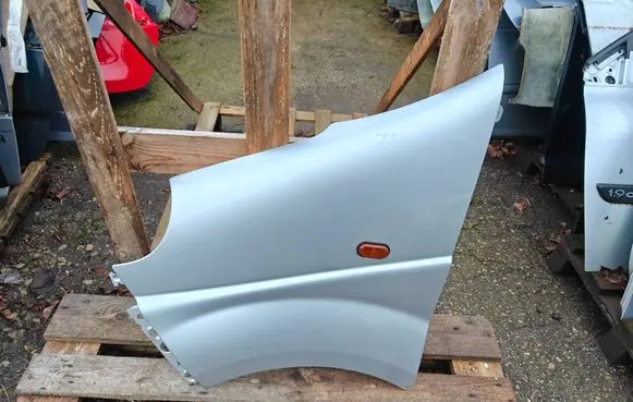 Opel Vivaro Fender
