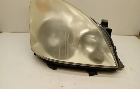 Toyota Corolla Verso AR10 Headlight/headlamp
