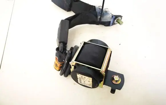 Middle seatbelt (rear)