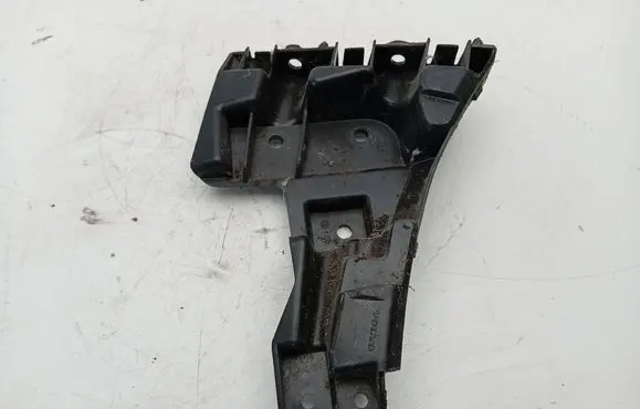 Volvo V60 Front bumper mounting bracket 31323832