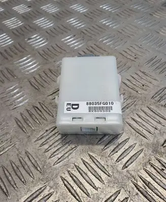 Subaru Impreza III Door central lock control unit/module 88035FG010 8X909302