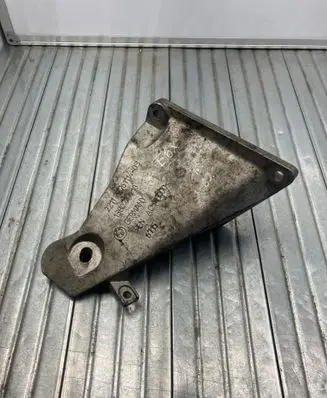 BMW 6 E63 E64 Engine mounting bracket 6761114 AC46000 138074410