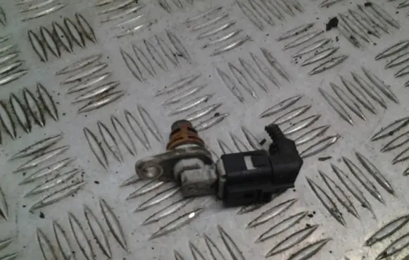 Volkswagen Golf V Camshaft position sensor 030907601D