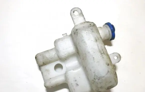 KIA Carnival Windshield washer fluid reservoir/tank