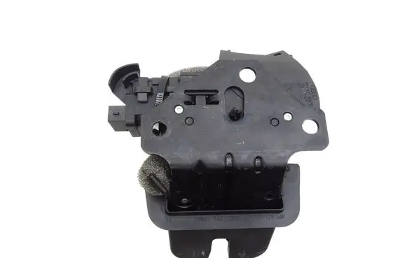 Audi TT TTS Mk2 Tailgate exterior lock 8P4827505C 8J0827520