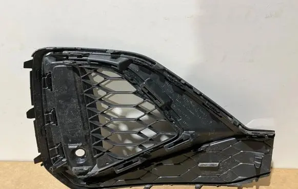 Audi Q2 - Front grill 81A807681Q