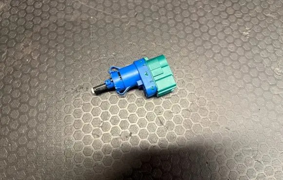 Jaguar XF X250 Brake pedal sensor switch 6W8313480AB