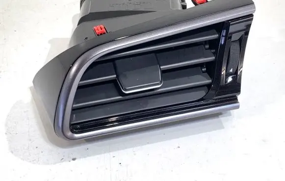 Toyota Camry VIII XV70 Rear air vent grill 5565033440
