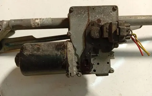 Peugeot 307 Wiper motor 40463812V