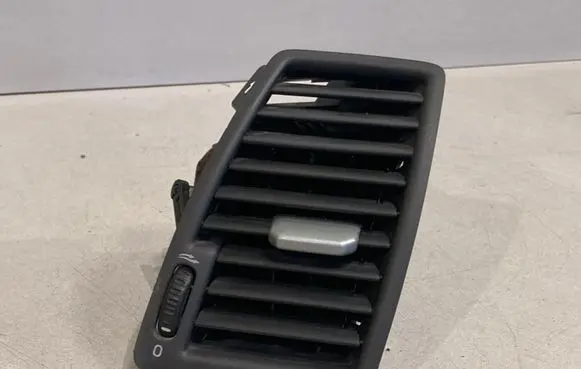 Volvo XC90 Dashboard side air vent grill/cover trim 3409399