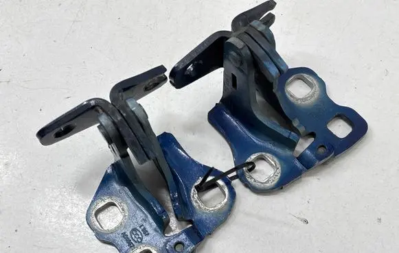 Tesla Model 3 Front door hinge set A046571 ES57