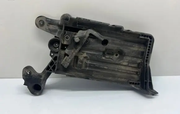 Battery tray