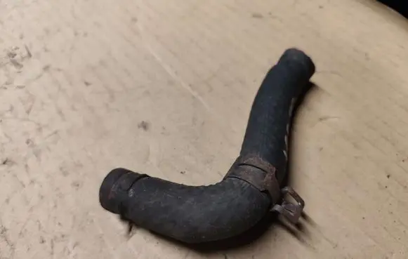 Jeep Grand Cherokee Engine coolant pipe/hose