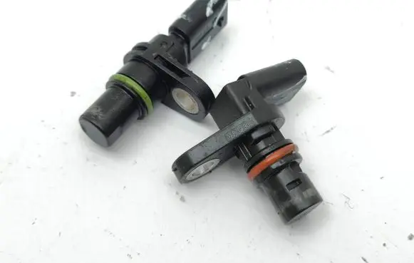 Audi A1 Camshaft position sensor 05E907601C 04L907601A