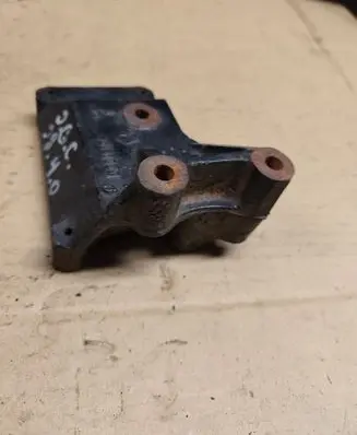Jeep Cherokee XJ Engine mounting bracket 53010124