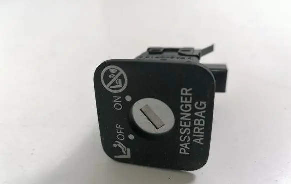 Toyota RAV 4 (XA30) Passenger airbag on/off switch 1672E76