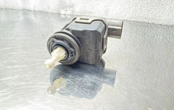 Opel Astra G Headlight level adjustment motor 00787830