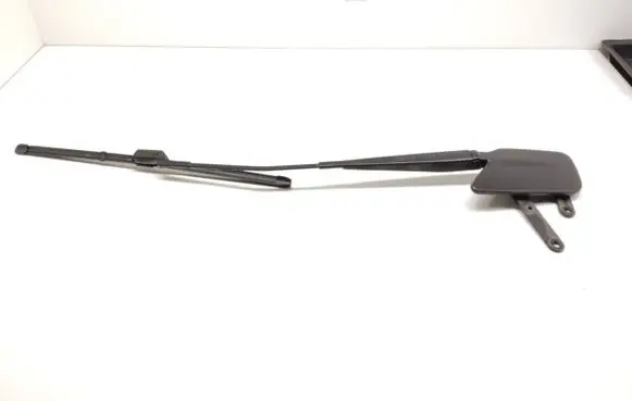 Front wiper blade arm