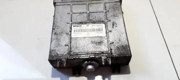 Renault Megane I Engine control unit/module 0281001810 7700109622