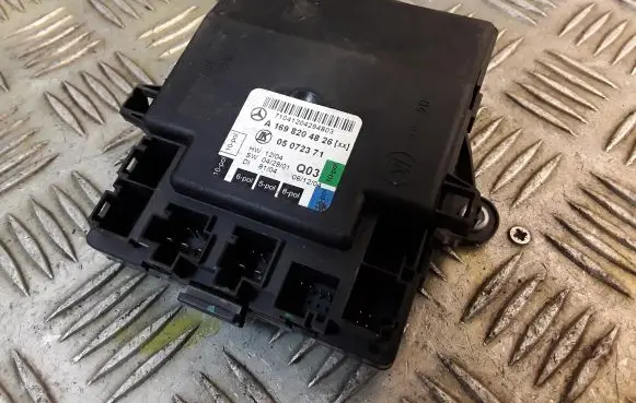 Mercedes-Benz A W169 Door control unit/module 1698204826 A1698204826