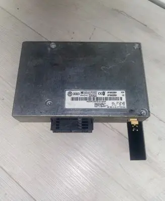 Audi A4 S4 B7 8E 8H Bluetooth control unit module 8P0862335H 635900075