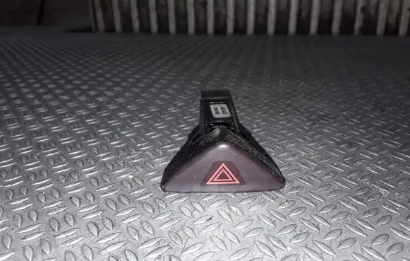 Volvo V70 Hazard light switch 9441045