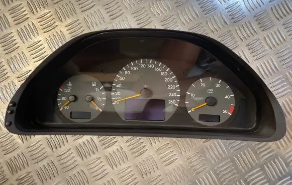 Mercedes-Benz E W210 Speedometer (instrument cluster) A2105400311 110008915009