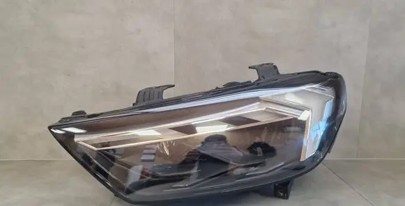 Audi A1 Headlight/headlamp 82A941033D 90106082