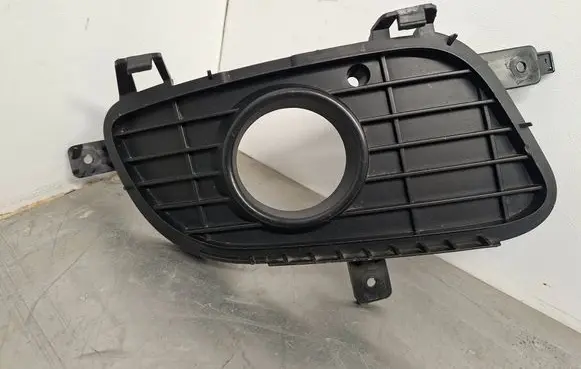 Mercedes-Benz A W169 Front fog light trim/grill A1698850622