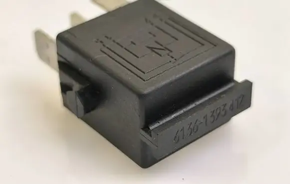 BMW 5 E39 Other relay V23073B1005X18 61361393412 3215