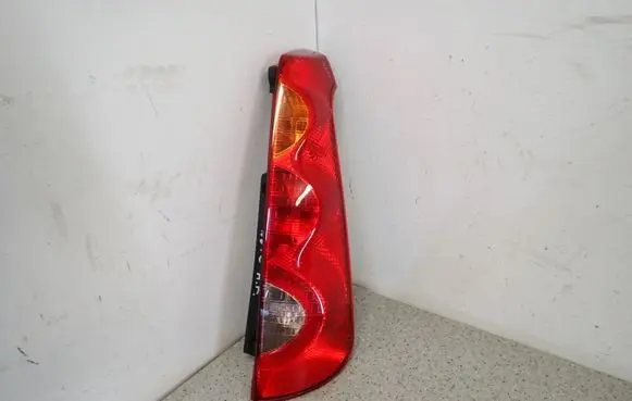Nissan Note (E11) Rear/tail lights 22016752