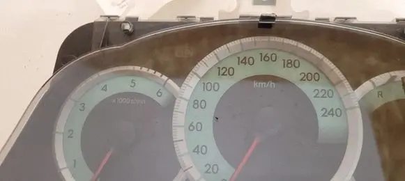 Toyota Corolla Verso AR10 Speedometer (instrument cluster)