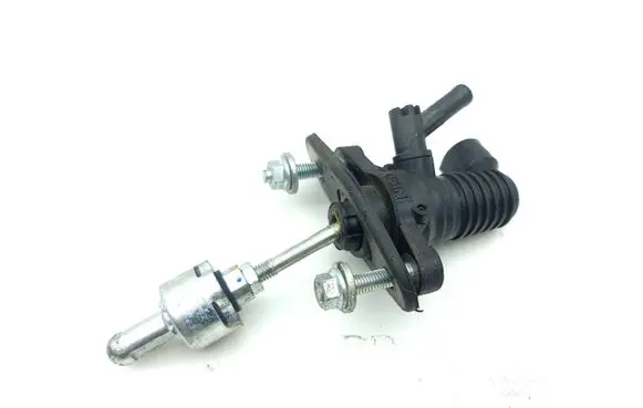 Toyota RAV 4 (XA40) Clutch master cylinder 